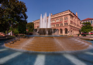 os Angeles, CA - July 17 2022: Fountain on the campus of the University of Southern California